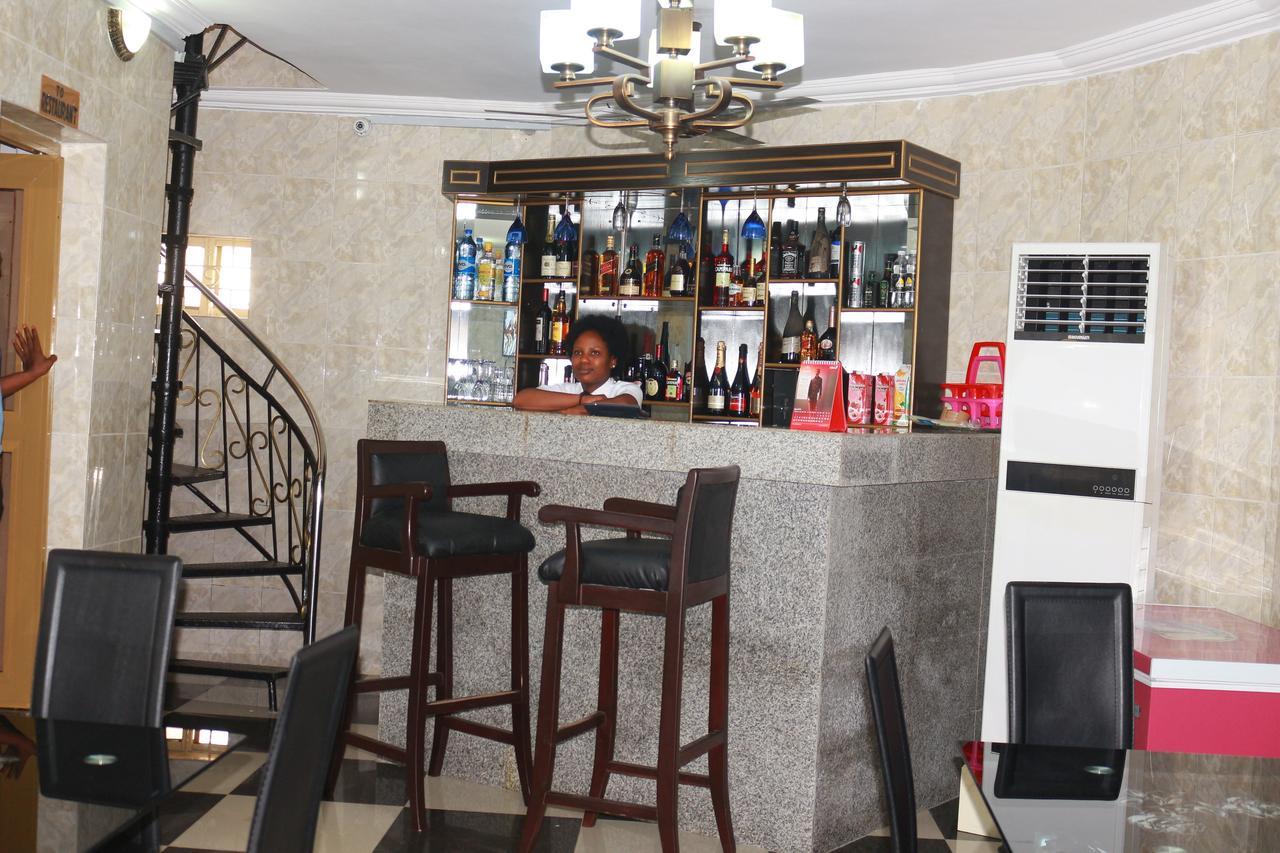 Cute Villa Hotel And Suites Ούγιο Εξωτερικό φωτογραφία