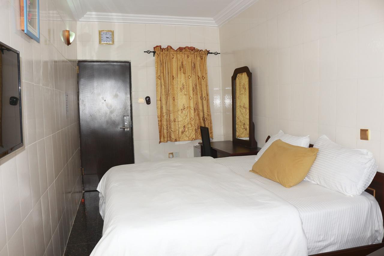Cute Villa Hotel And Suites Ούγιο Εξωτερικό φωτογραφία
